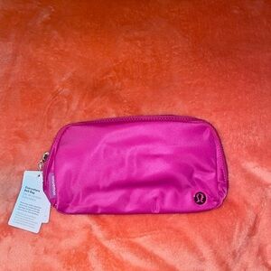 Lululemon Everywhere Belt Bag (Sonic Pink)